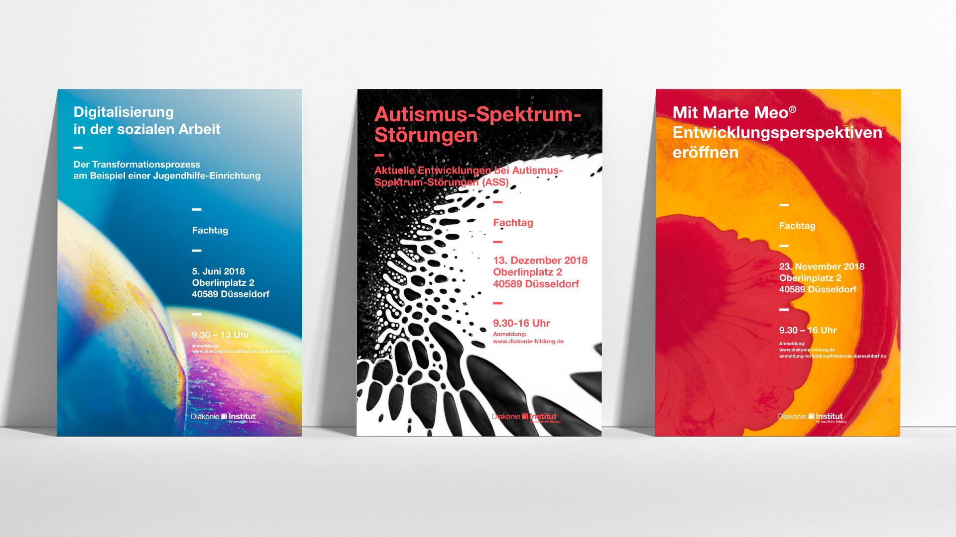 Drei bunte Plakate für Fachtage der Diakonie Düsseldorf zu den Themen Digitalisierung in der sozialen Arbeit, Autismus-Spektrum-Störungen und Marte Meo, jeweils mit Datum, Ort und Uhrzeit.