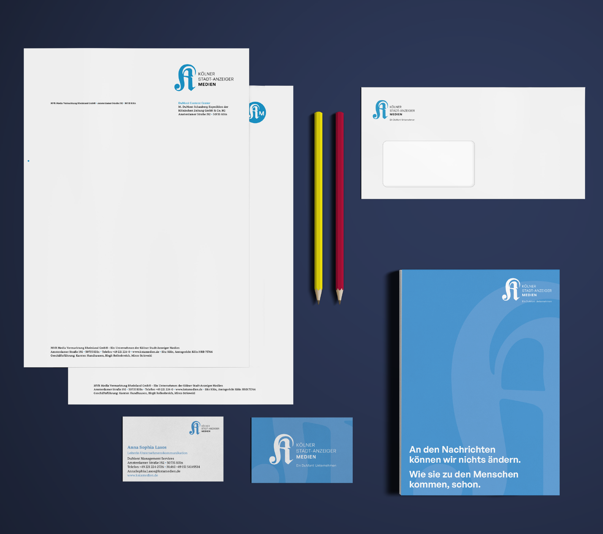 Anwendungsbeispiele des neuen Corporate Designs wie Briefbogen, Visitenkarten und Versandhülle